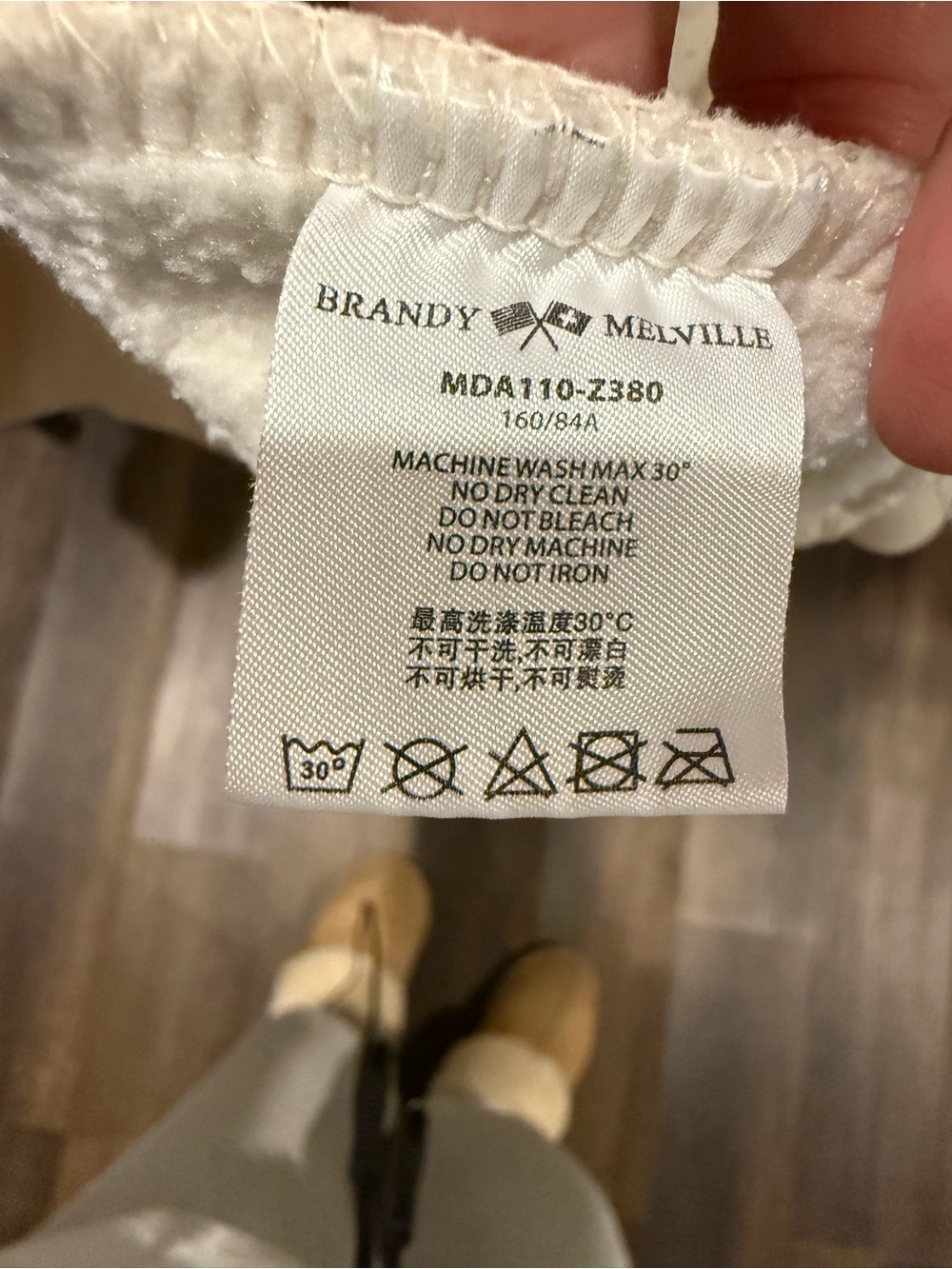 Brandy Melville / John Galt
South Bay Hoodie - Picture 8 of 8